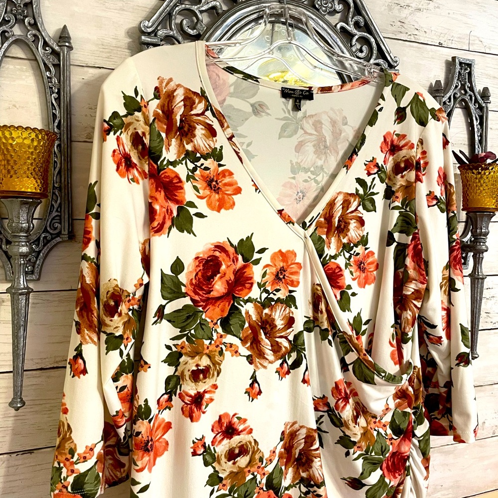 Maternity/breastfeeding tunic top